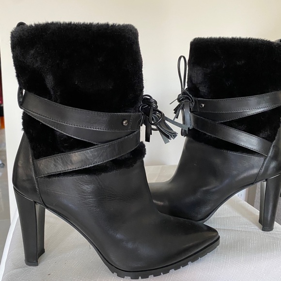 Stuart Weitzman winter boots with faux fur lining and tassel accents. - Picture 3 of 5
